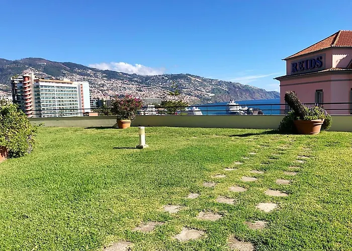 Aparthotel Quinta Miramar 4*