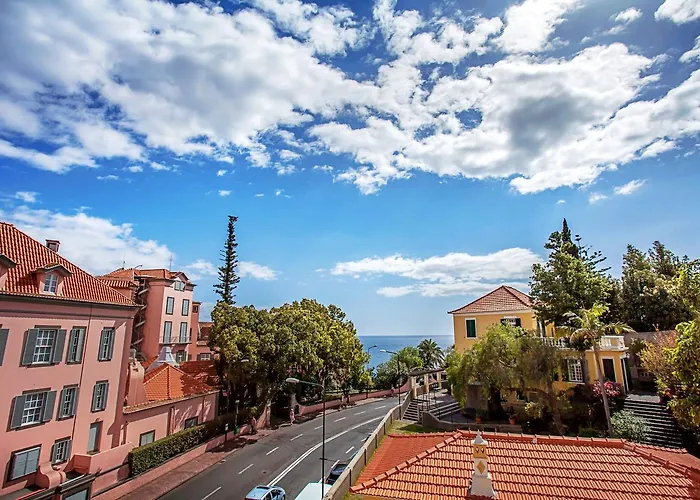 Quinta Miramar Aparthotel 4*