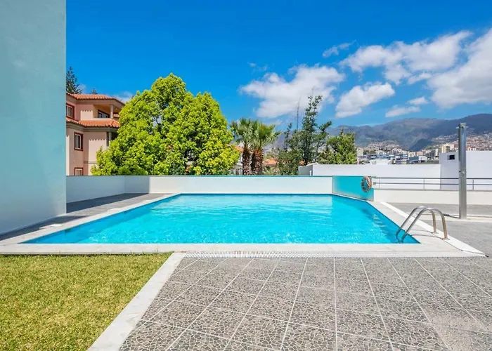 Aparthotel Quinta Miramar 4*